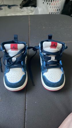 Air Jordan 1 Mid Kids Sneakers