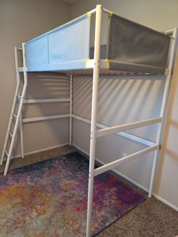 Kids Twin loft bed (white)