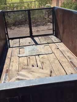 2010 enclosed Trailer 