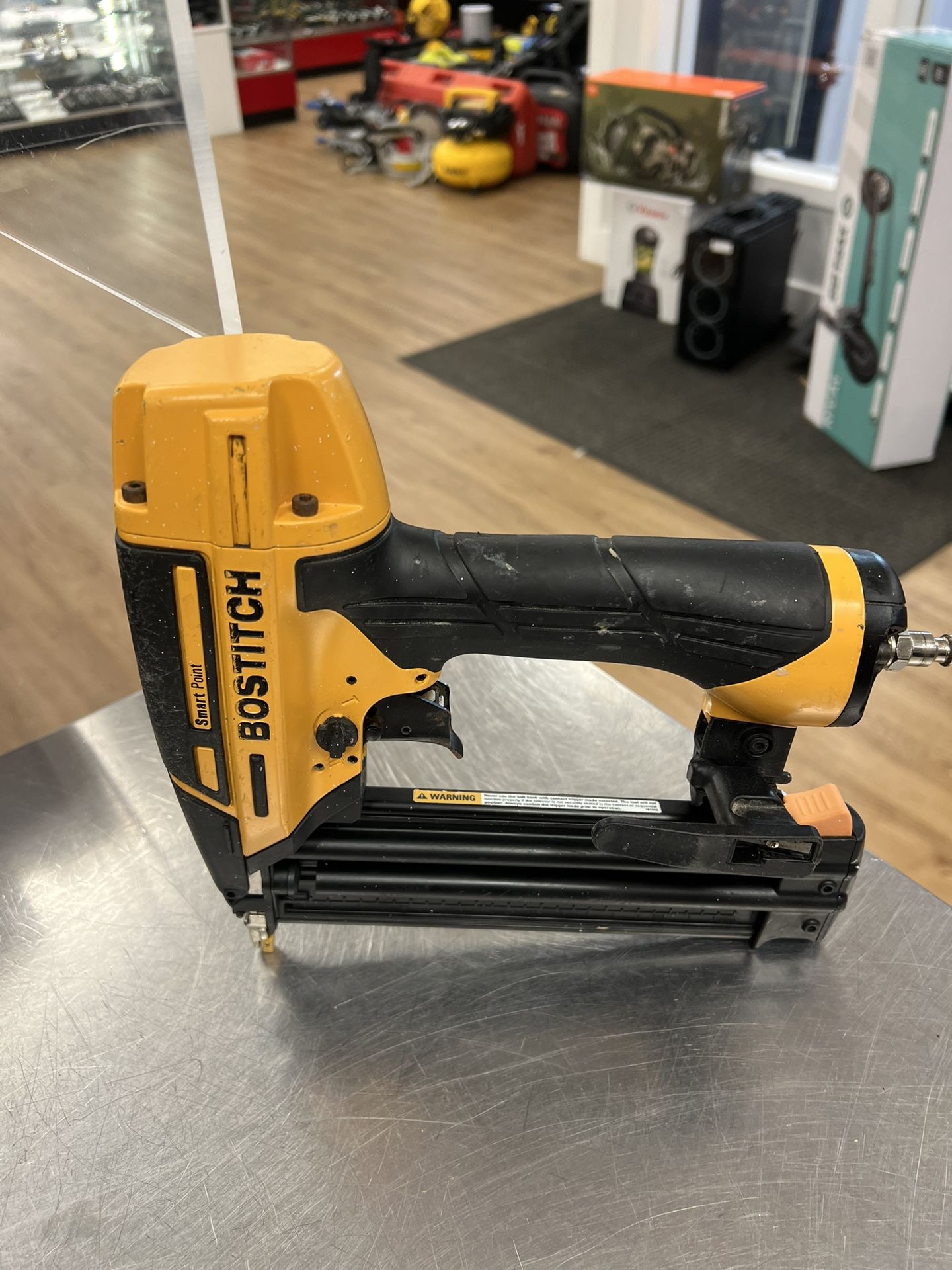 Bostitch 18ga Brad Nailer 189851-1