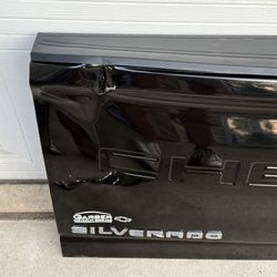 2023 Chevy Silverado HD Custom Tail Gate