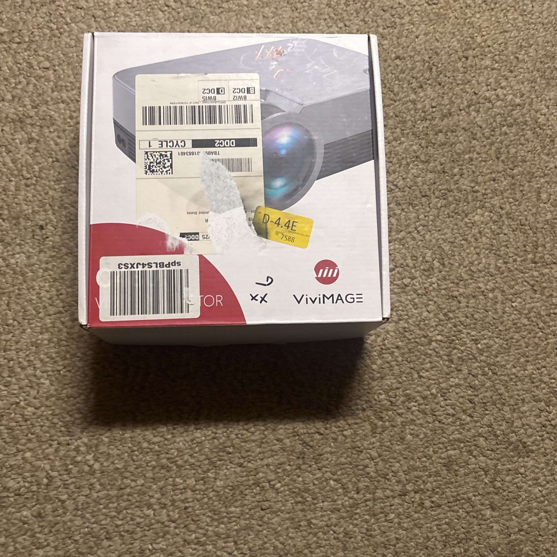 VIVIMAGE C480 Mini Video Projector VGA, TF, AV, & USB (New Open Box)