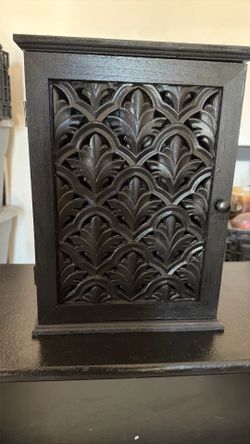 Decorative Wall-Mount Key Cabinet / Small Storage Cabinet