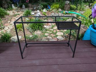 FREE: Desk/make-up table/accent table