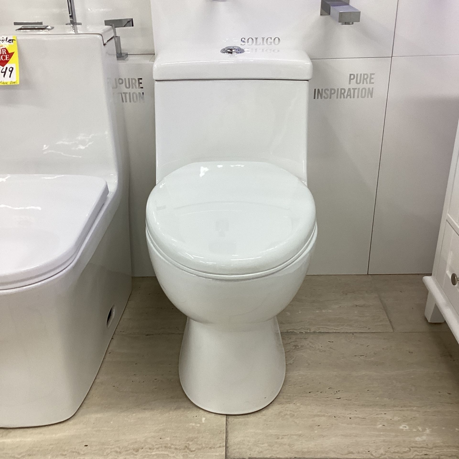 CROWN TOILET WHITE CERAMIC SOFT CLOSE SEAT INCLUDED DUAL FLUSH SYSTEM ONE PIECE