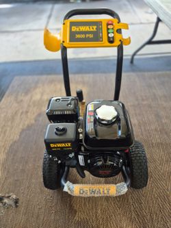 DEWALT 3600PSI GAS PRESSURE WASHER NEW CONDITIONS
