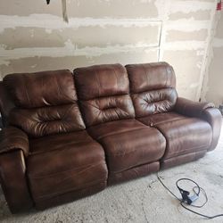 Electric Dual Reclining Couch 
