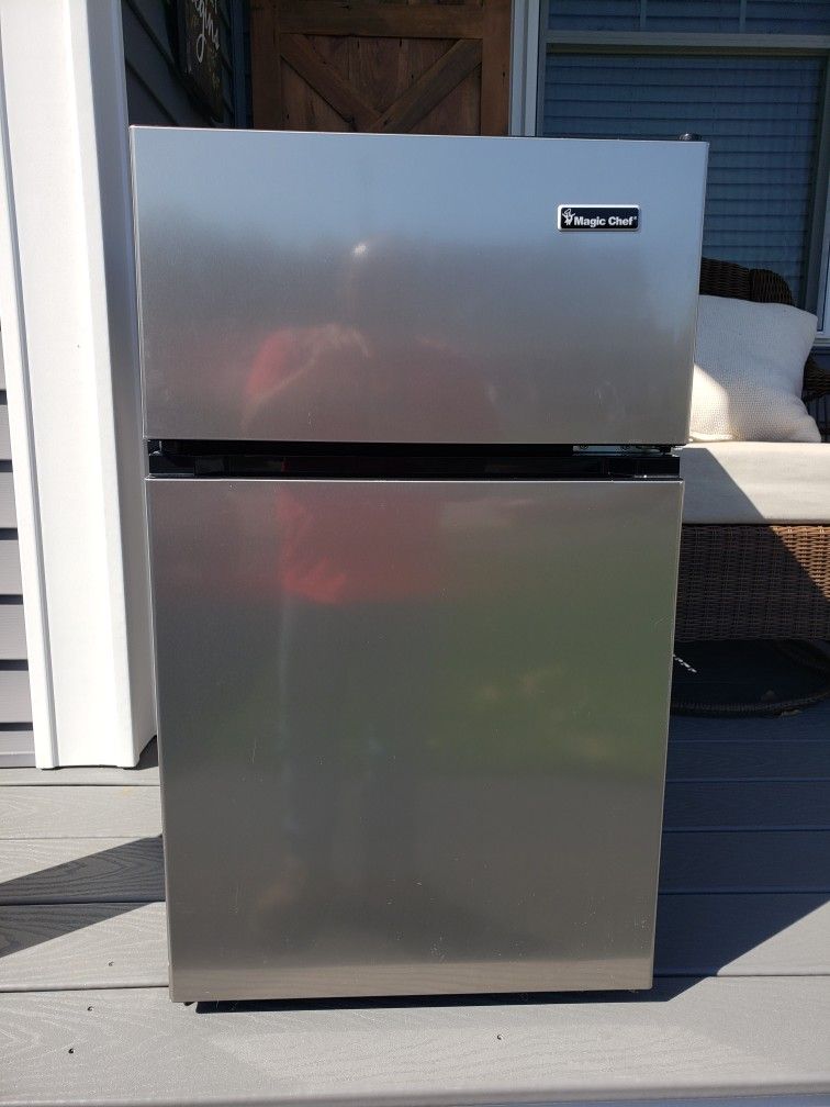 Mini fridge with seperate freezer