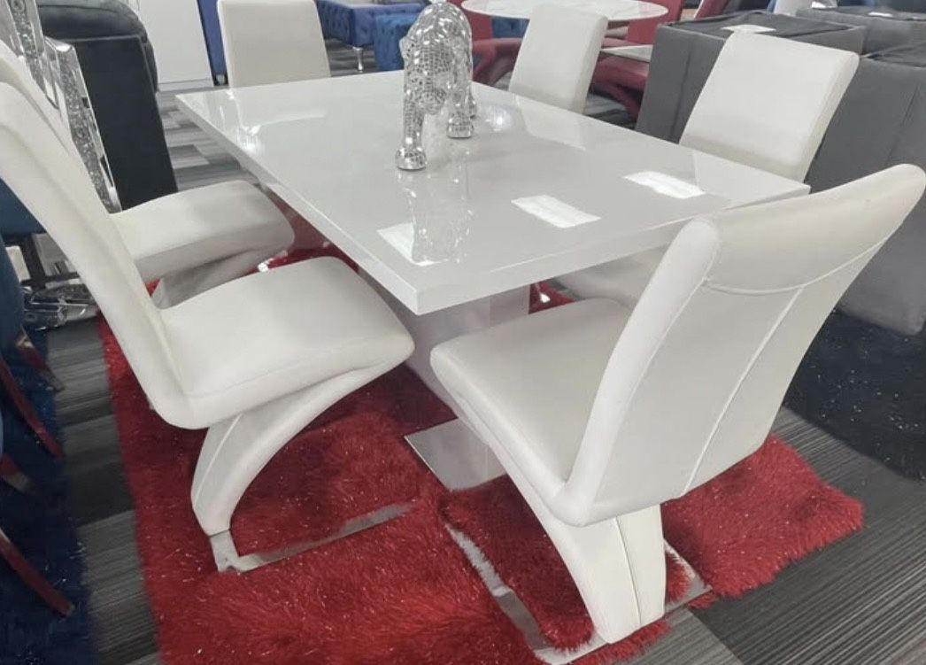 ALL WHITE DINING Chairs π€π€