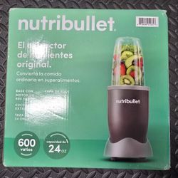 NutriBullet 600W 24 Oz Personal Blender