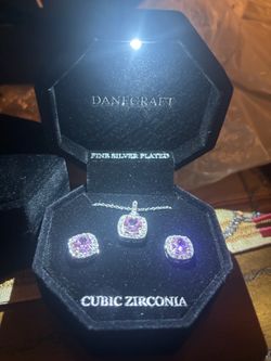 Necklace and earrings set
