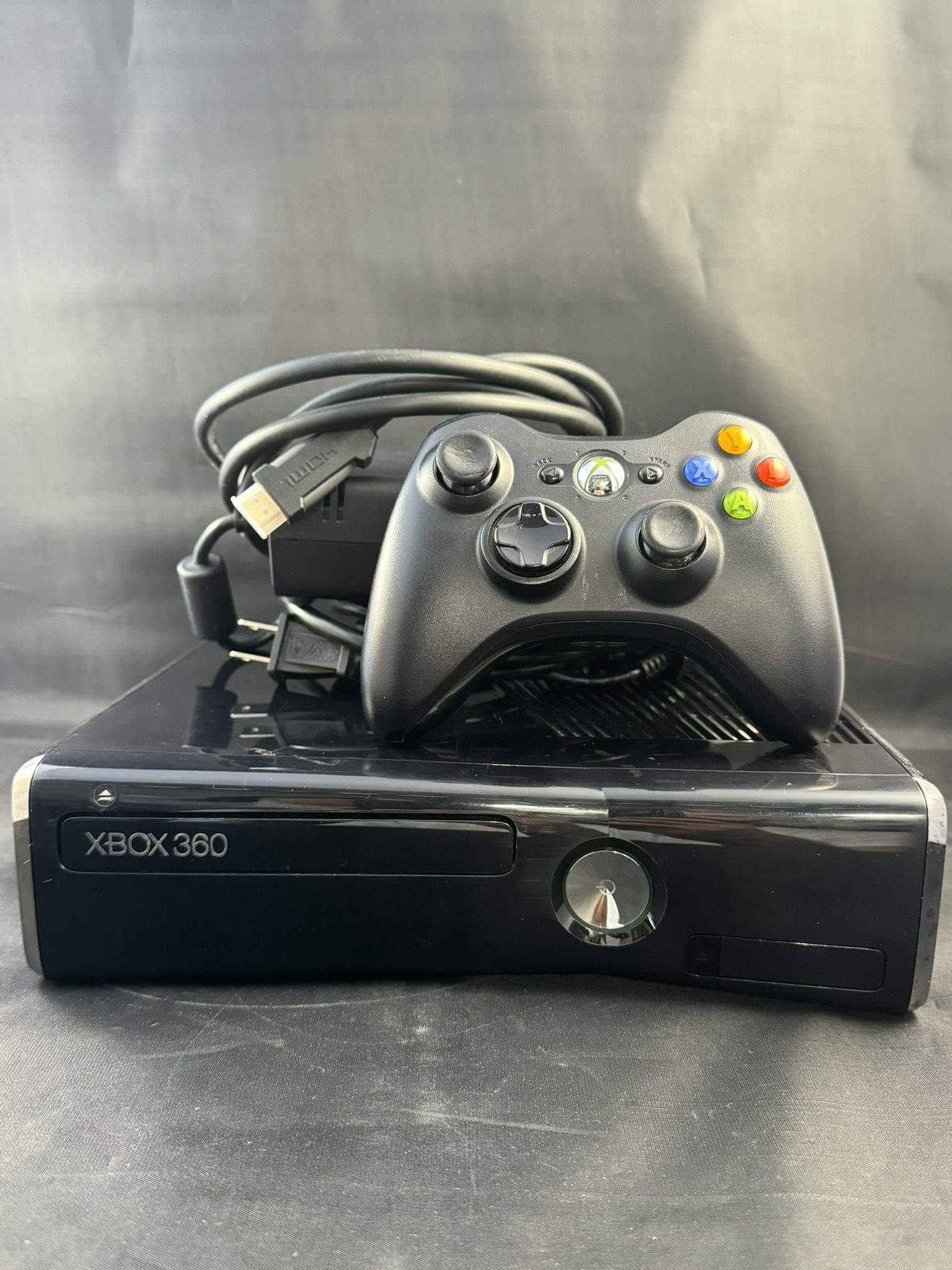 Microsoft Xbox 360 Slim 250GB Model 1439 Console System Bundle