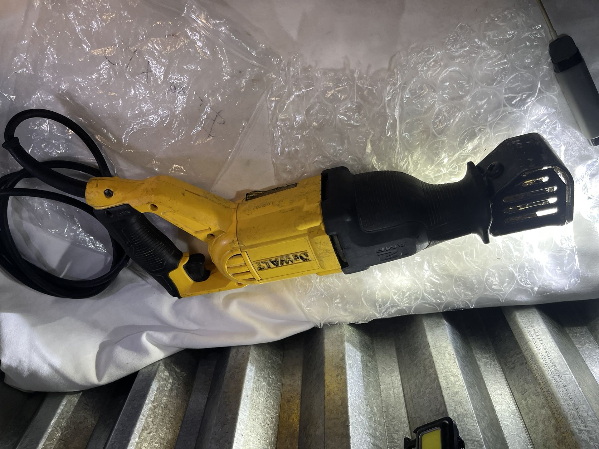 DEWALT DCG412B 20V MAX Lithium Ion 4-1/2" Grinder (Tool Only) - Yellow