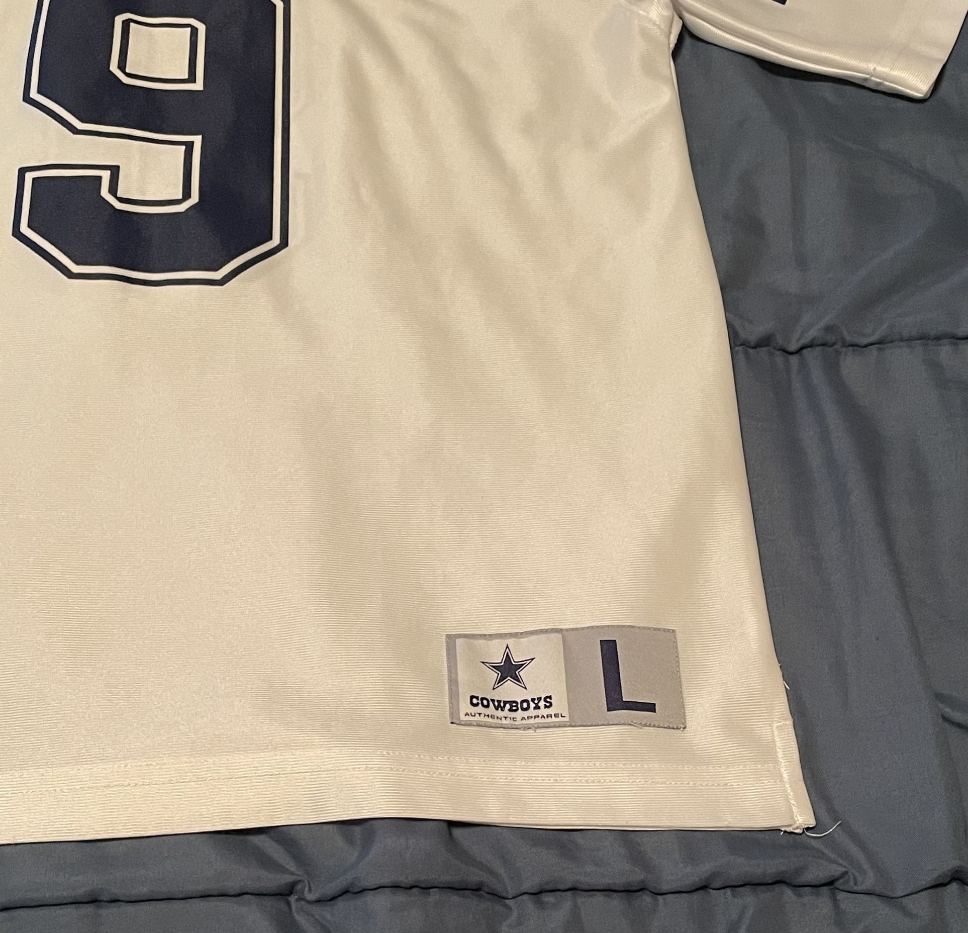 Dallas Cowboys Tony Romo Jersey- Youth Large 14-16 Reebok NFL Custom White  Blue for Sale in Carpentersvle, IL - OfferUp