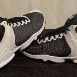 Jordan https://offerup.com/redirect/?o=U3VwZXIuRmx5 4 PO 'Black White'