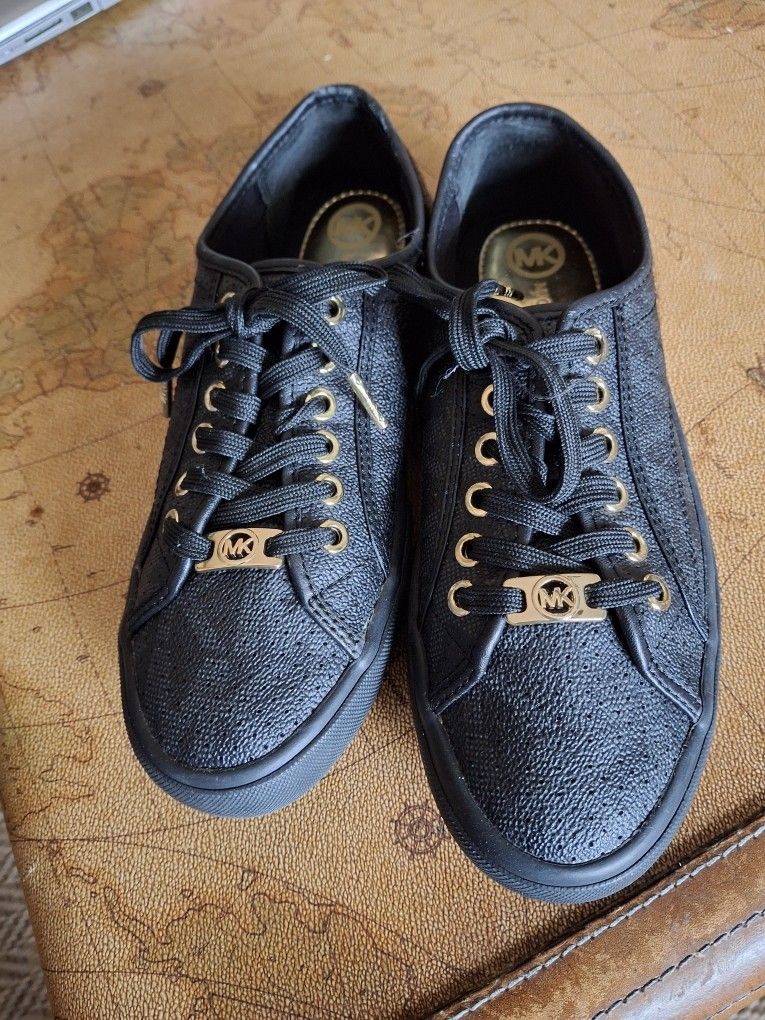 Michael Kors Size 5.5 M