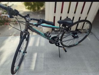 🔥Trax Perpetua 700c Hybrid / Commuter Bike 🔥