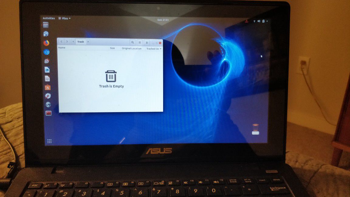 Asus x200CA notebook PC with Ubuntu 18.04