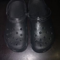 Black Crocs Size 11