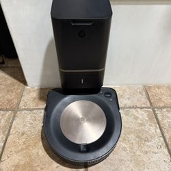 Roomba s9+ Self-Emptying Robot Vacuum