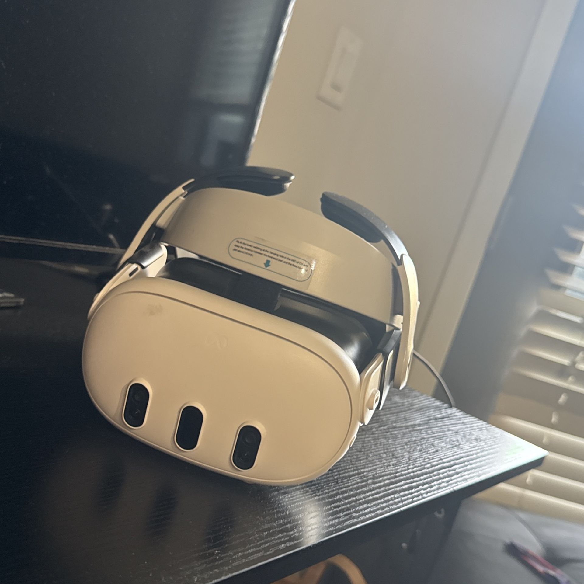 Meta Quest 3 VR Headset - Amazing Condition - Hardly Used!