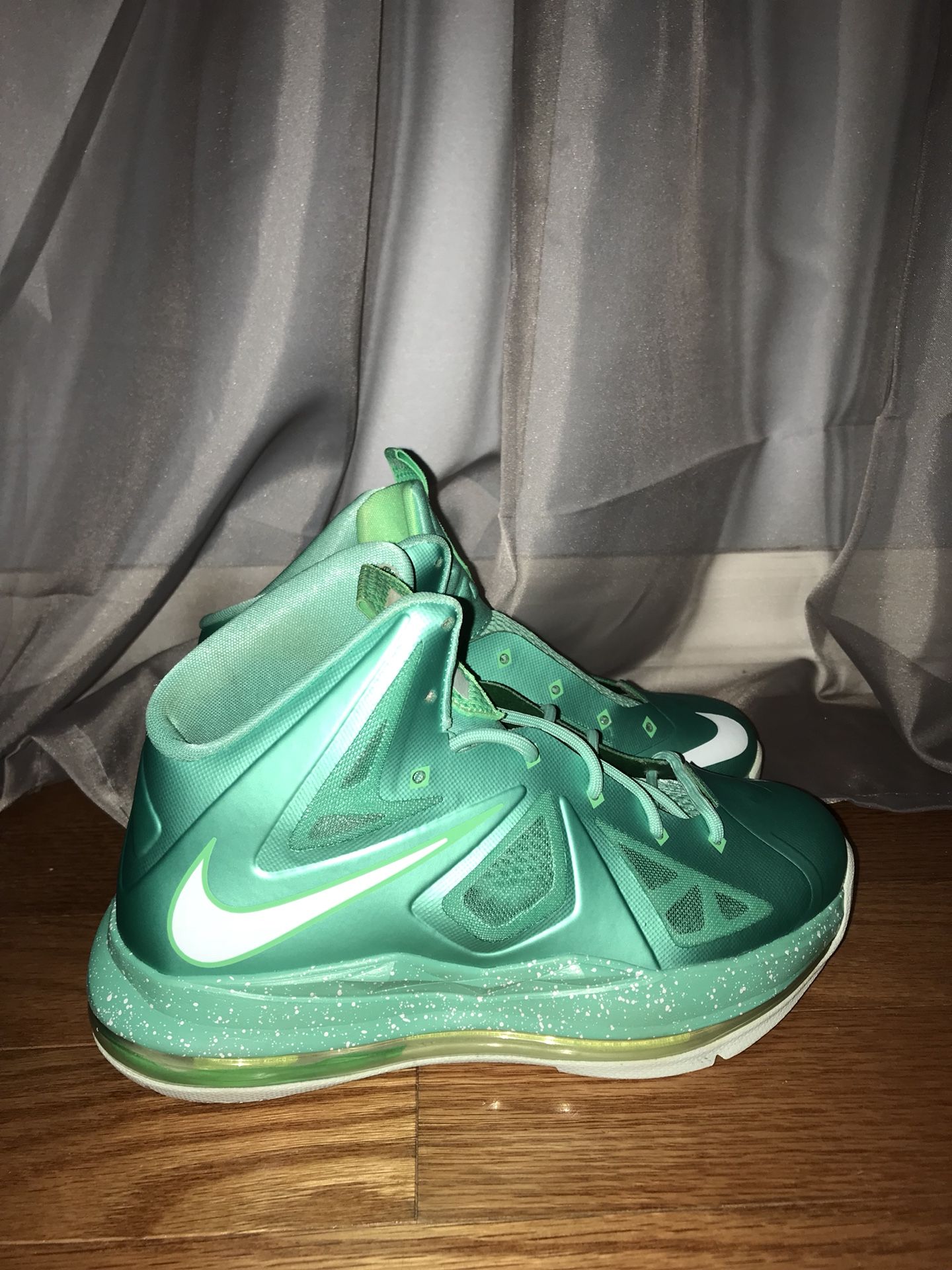 LeBron basketball shoes