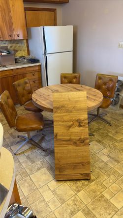 Retro 70s Table For 4