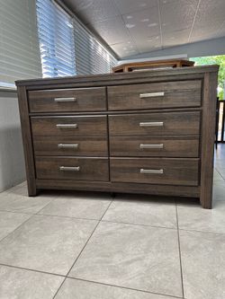 Ashley Dresser in good condition