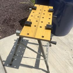 US General Folding Clamping Workstation With Movable Pegs