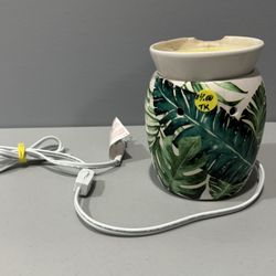 Scentsy Green Leaf Electric Candle/Wax Warmer