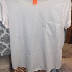 Women’s White T-Shirt size s small