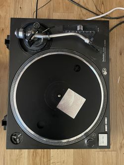 Technics 1200 Turntable