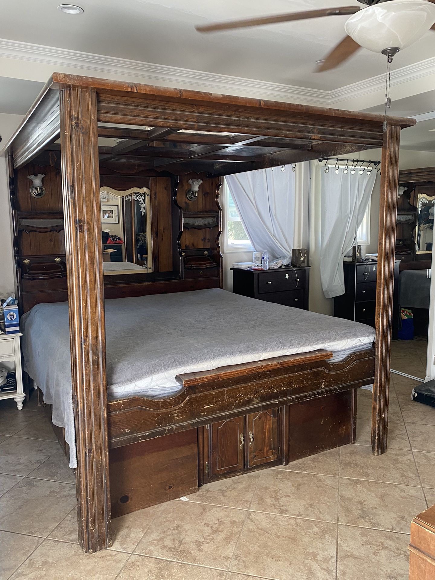 Cal king Mirrored Canopy Waterbed