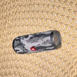 JBL Flip 5 speaker