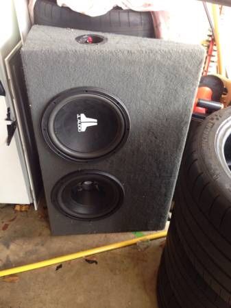 2 12 inch JL Audio W6 Subs