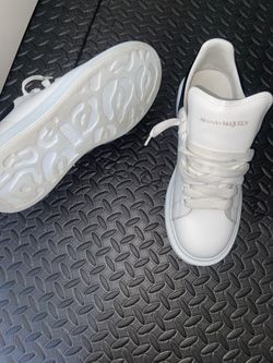 Alexander McQueens Size 42