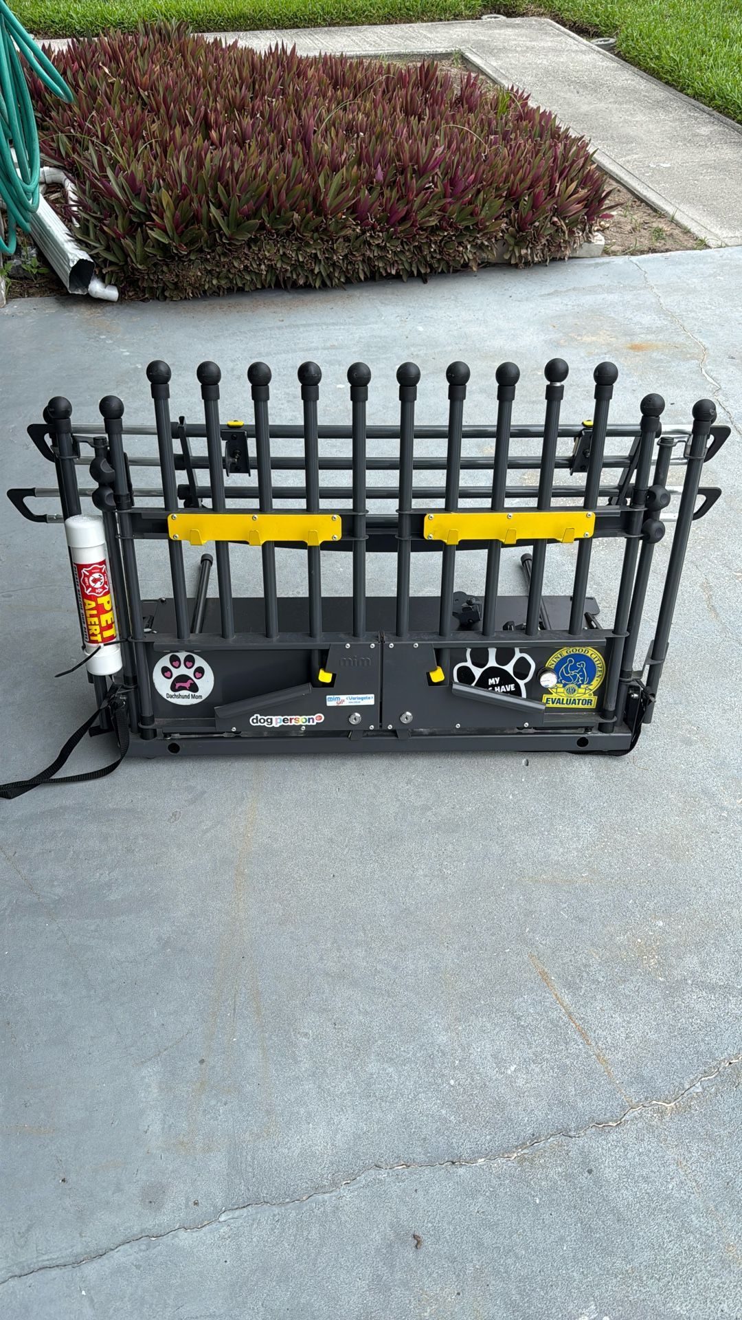 Variogate Double MIM Safe W/ Cargo barrier - Crash Tested Gate For Cars