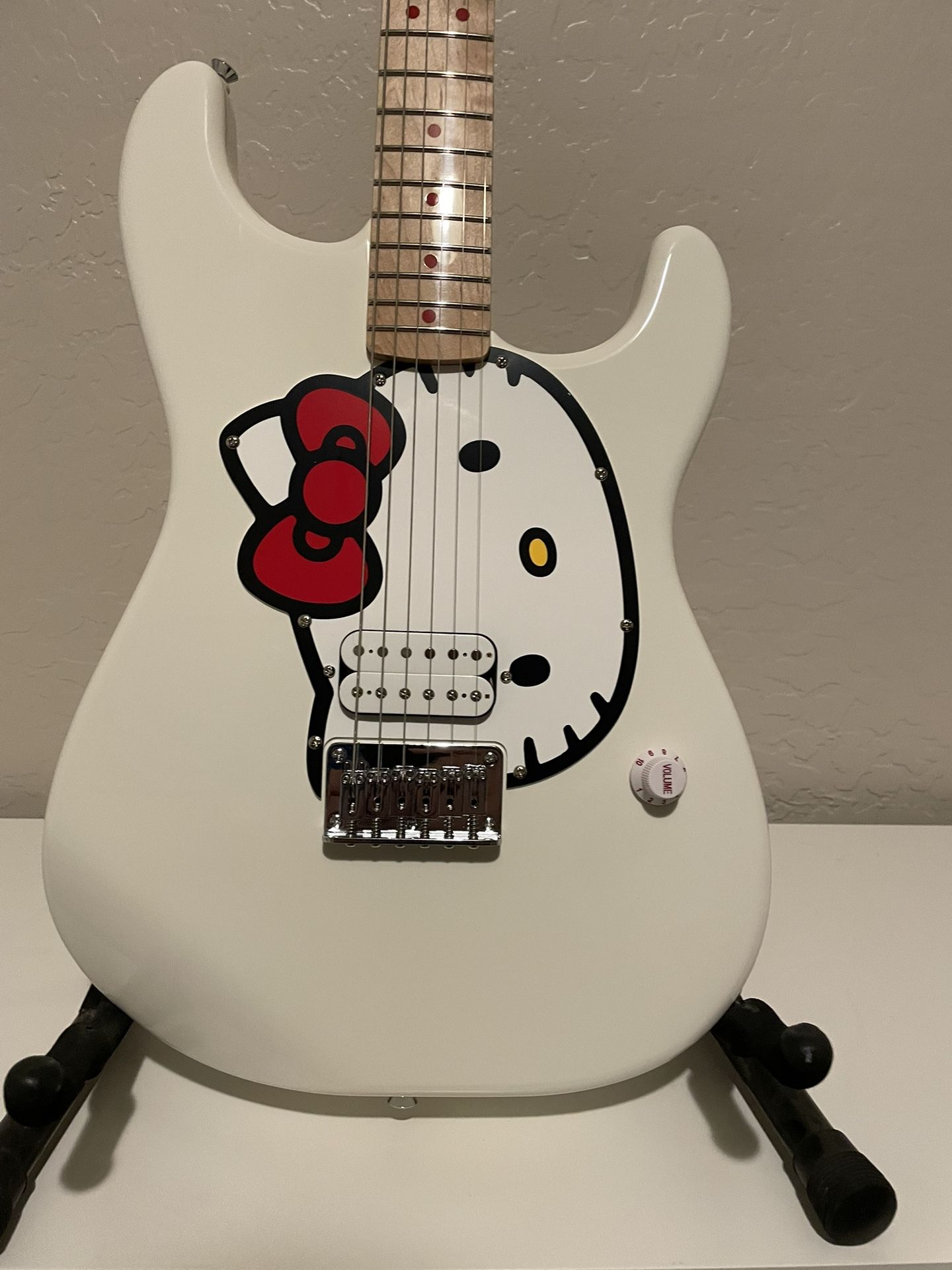 Squier Hello Kitty 2024 Strat