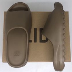 Yeezy Slides ‘Earth Brown’ 🏜️🌵