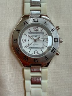 Vintage Women's Fashion Geneva Watch