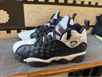 Nike Air Jordan Jumpman Team II sneakers in a black and white color way size 4Y
