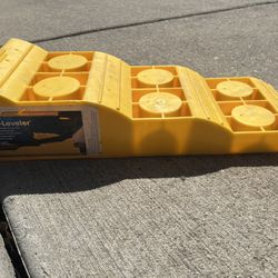 Tri-Leveler for RV or Camper
