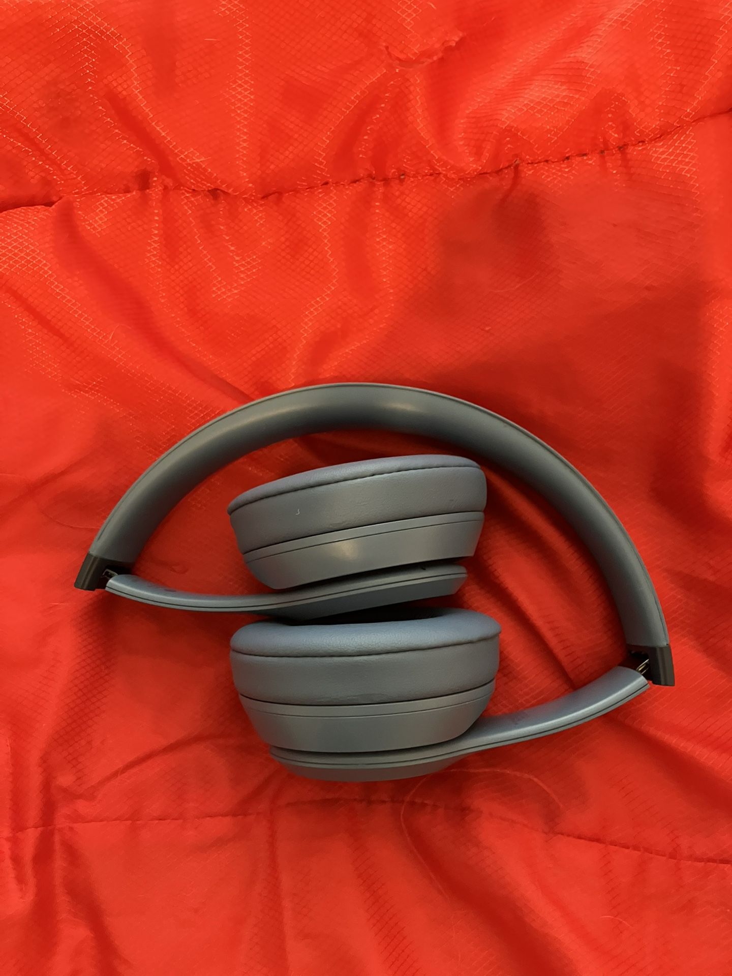 Apple Beats Solo 4