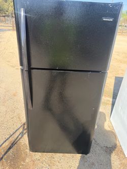 Frigidaire Black Top-Freezer Refrigerator