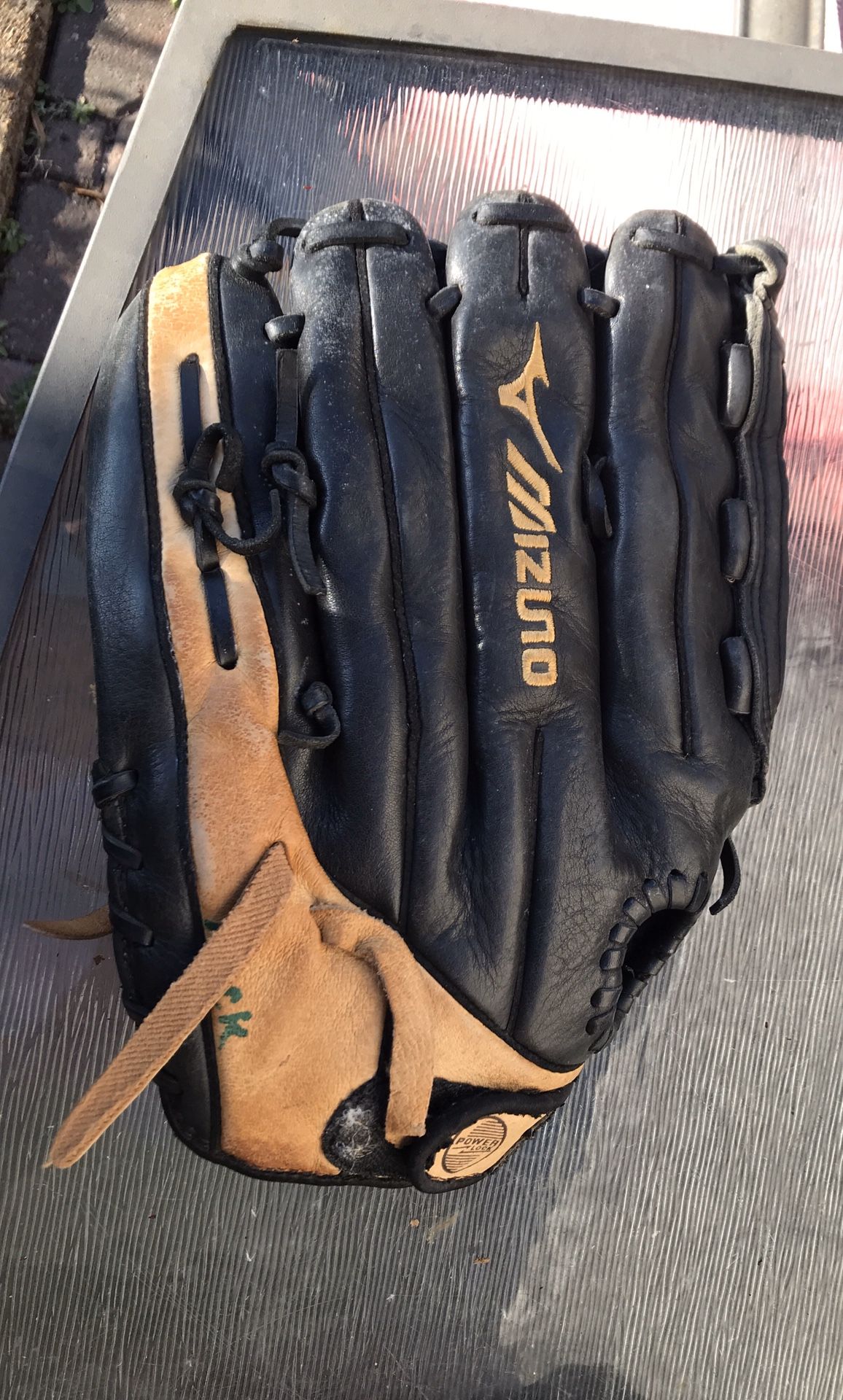 Mizuno GSP1401D Right Hans throw Baseball Glove 14 inches