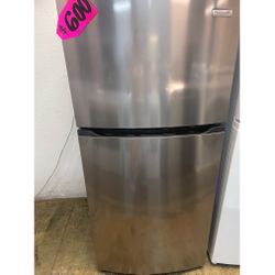 Frigidaire Top Freezer Refrigerator 