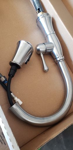 Delta kinchen faucet ss brillante