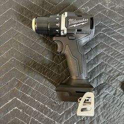 Milwaukee M18 18V Lithium-Ion Brushless Cordless 1/2 in. Compact Drill/Driver (Tool-Only)