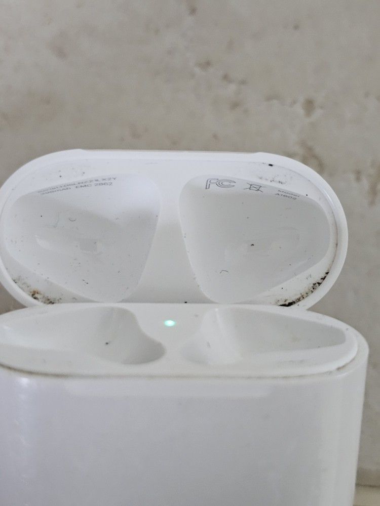 Apple Airpod Case 1st Gen
