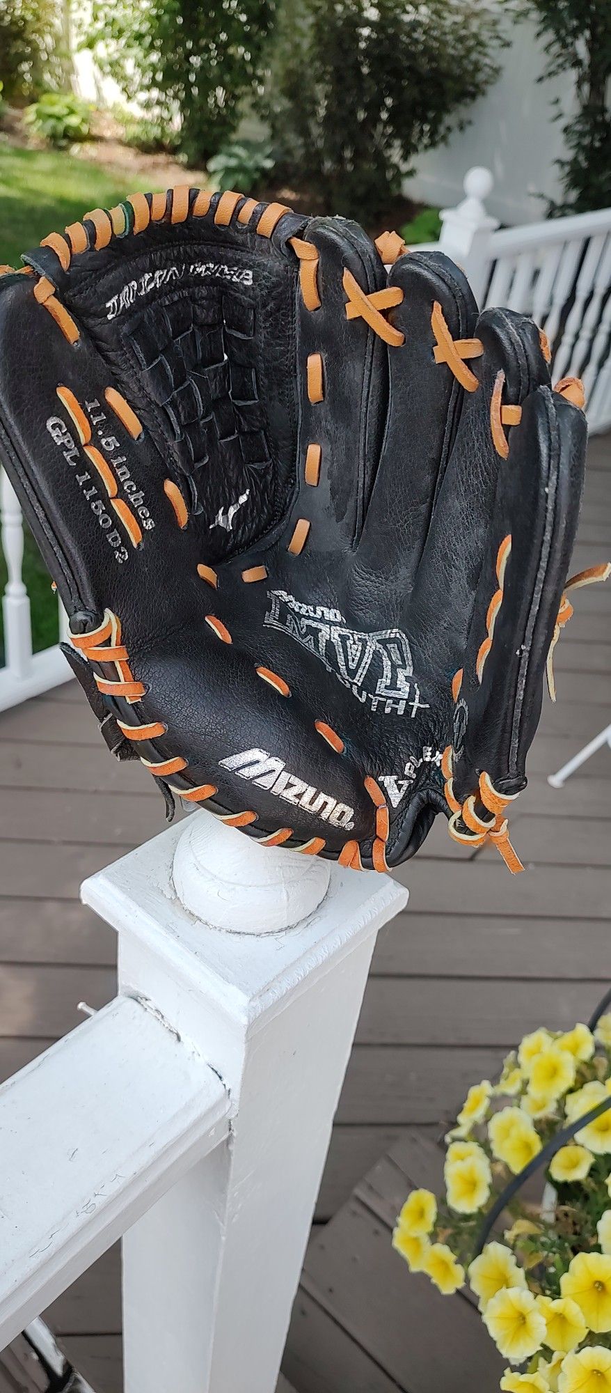 Mizuno Youth Baseball Glove RH